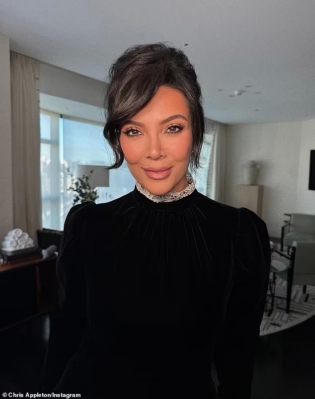 Loạt ảnh mới của mẹ Kim Kardashian gây sốt: Nhiều người đặt nghi vấn 