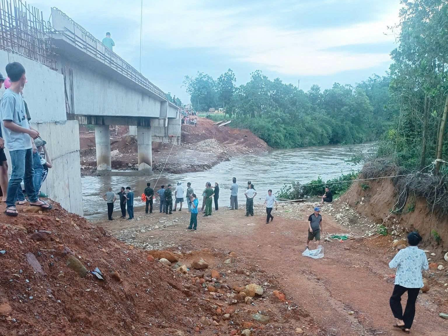 Quảng Ninh: 7 học sinh đi tắm suối bị lũ cuốn, 3 em mất tích, 1 em tử vong- Ảnh 1.