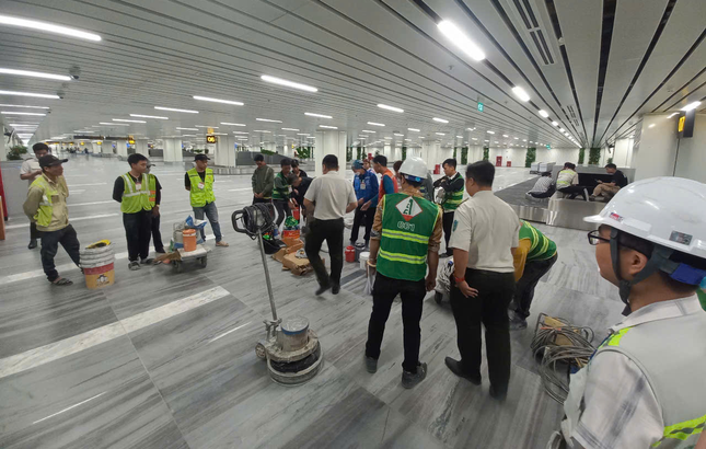 Lý do nền đá nhà ga T3 sân bay Tân Sơn Nhất chưa hoàn thiện- Ảnh 1.
