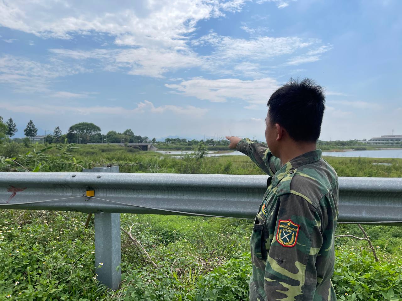Vụ 2 sinh viên tử vong khi quay clip diễn tả cứu người bị đuối nước: Người dân kể lại khoảnh khắc kinh hoàng- Ảnh 1.