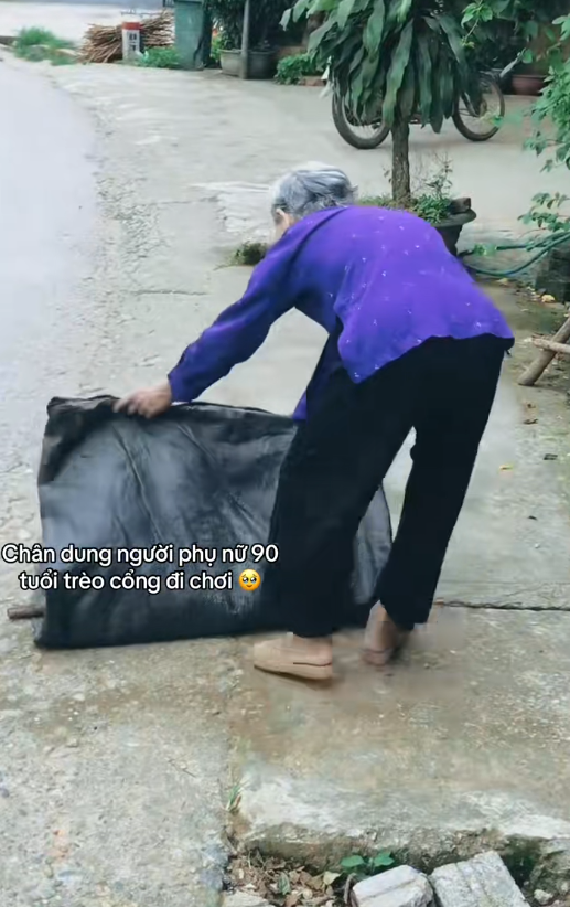 Hành động mạo hiểm của bà cụ 90 tuổi ở Yên Bái khi muốn đi chơi nhưng nhà khóa cửa: Cháu gái lên tiếng- Ảnh 3.