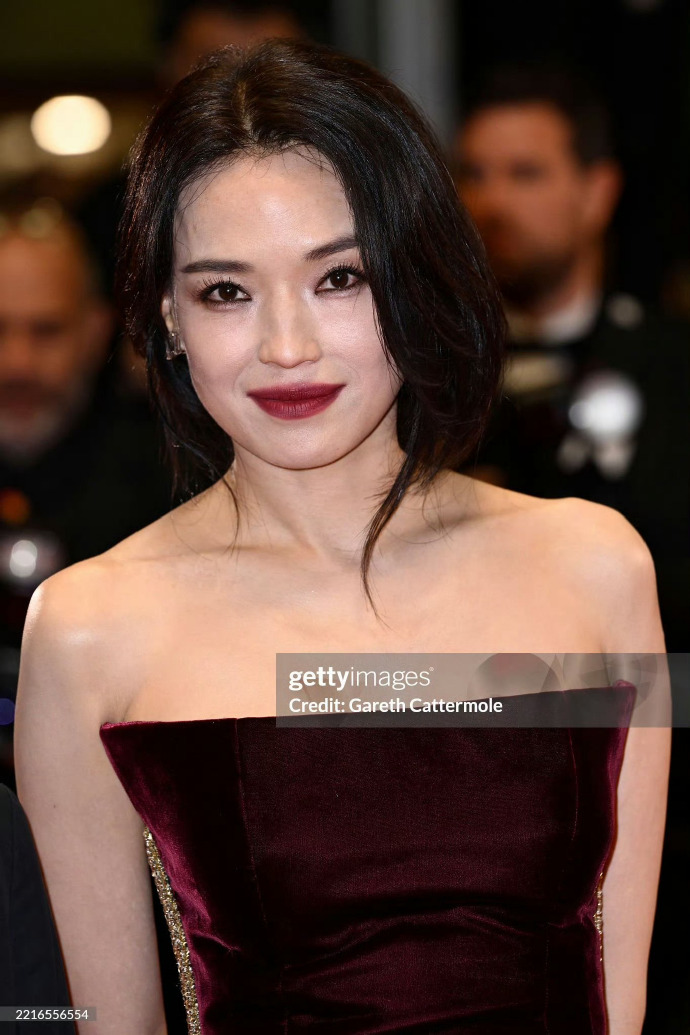 "Hung thần" Cannes 2025 chịu thua Thư Kỳ, đẹp đến độ gót chân cũng không thể bỏ qua!- Ảnh 4.