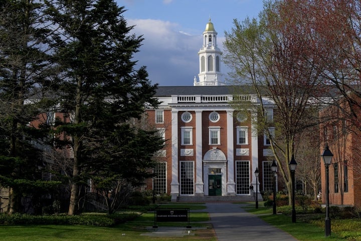 Sinh viên quốc tế ảnh hưởng thế nào khi Harvard bị buộc dừng tuyển sinh?- Ảnh 1.