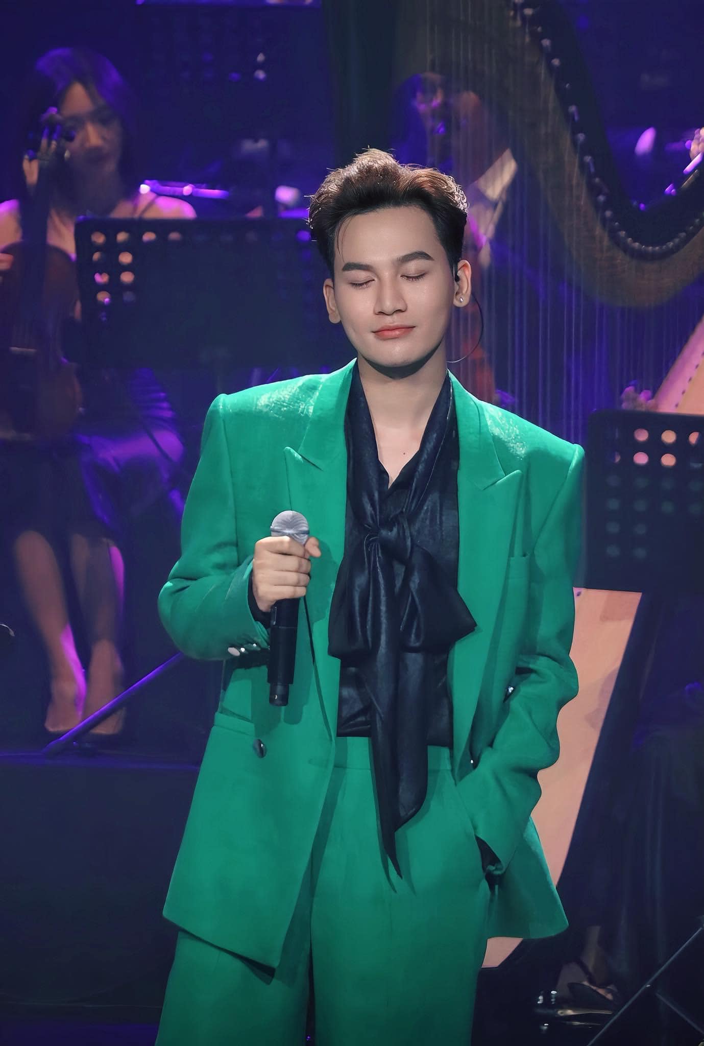 Màn comeback không chút bọt sóng của nam ca sĩ “flop vì thực lực”: Đến bao giờ mới hết nhạc dở, lỗi thời?- Ảnh 8.