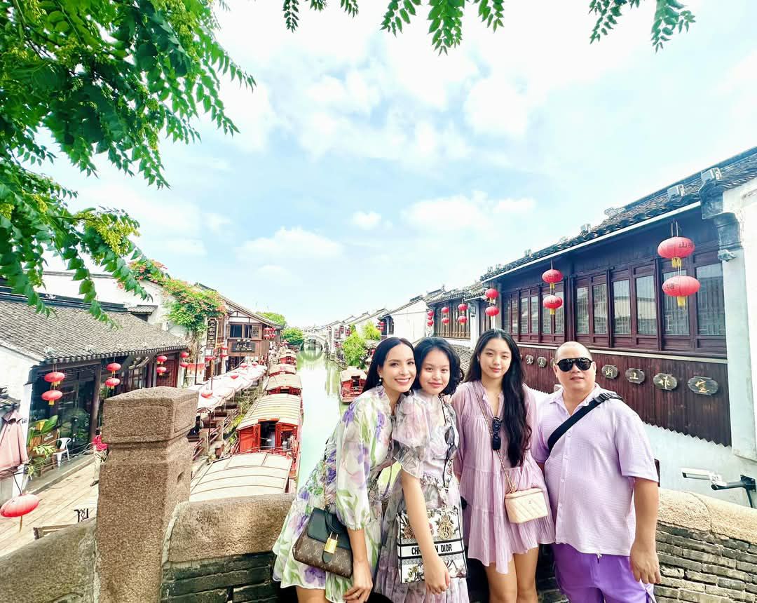 Suti - công chúa nhỏ của "Bố ơi, mình đi đâu thế?" đến thiếu nữ tuổi 17: Nhan sắc nổi bật, chơi golf để duy trì vóc dáng- Ảnh 4.