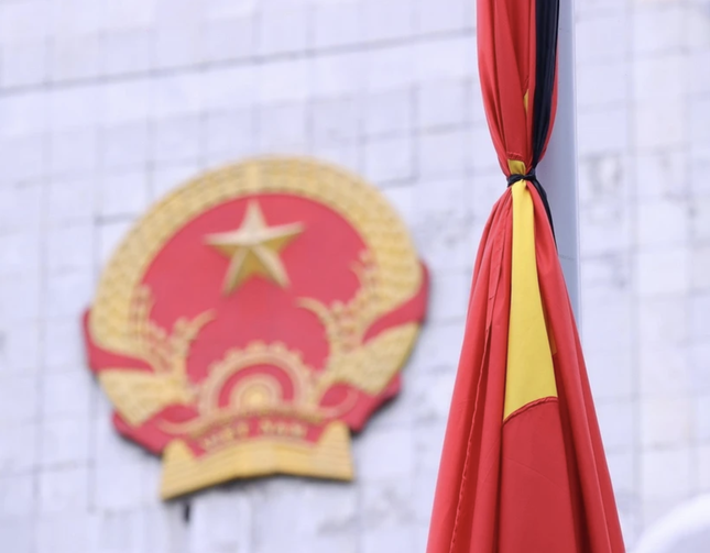 Treo cờ rủ, không tổ chức hoạt động vui chơi công cộng trong hai ngày Quốc tang- Ảnh 1.