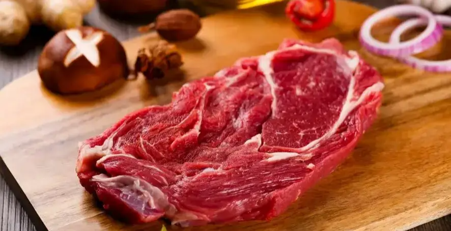 Đi chợ thấy thịt bò treo cao - thịt bò để bàn: Cao thủ ẩm thực liếc mắt 1 giây là biết loại nên mua!- Ảnh 2.
