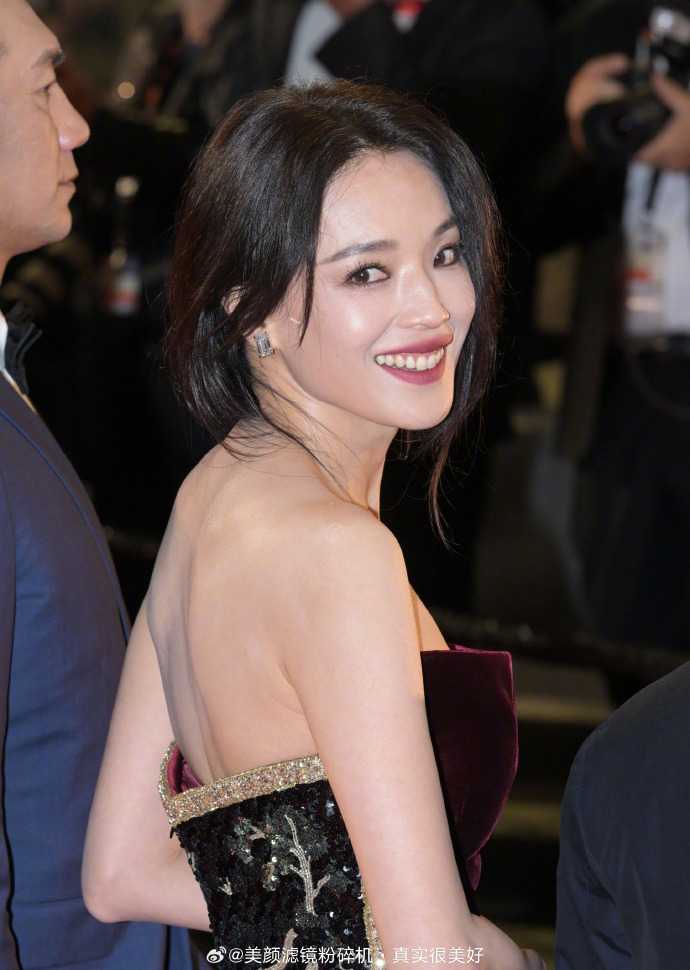 "Hung thần" Cannes 2025 chịu thua Thư Kỳ, đẹp đến độ gót chân cũng không thể bỏ qua!- Ảnh 5.