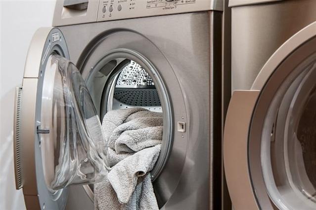 1 SAI LẦM khi dùng máy giặt khiến quần áo 