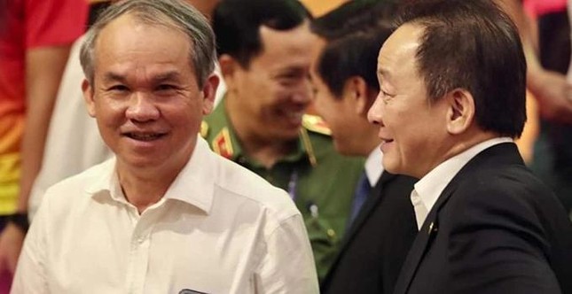 Bầu Hiển, bầu Đức và vòng quay kỳ lạ của V-League- Ảnh 1.