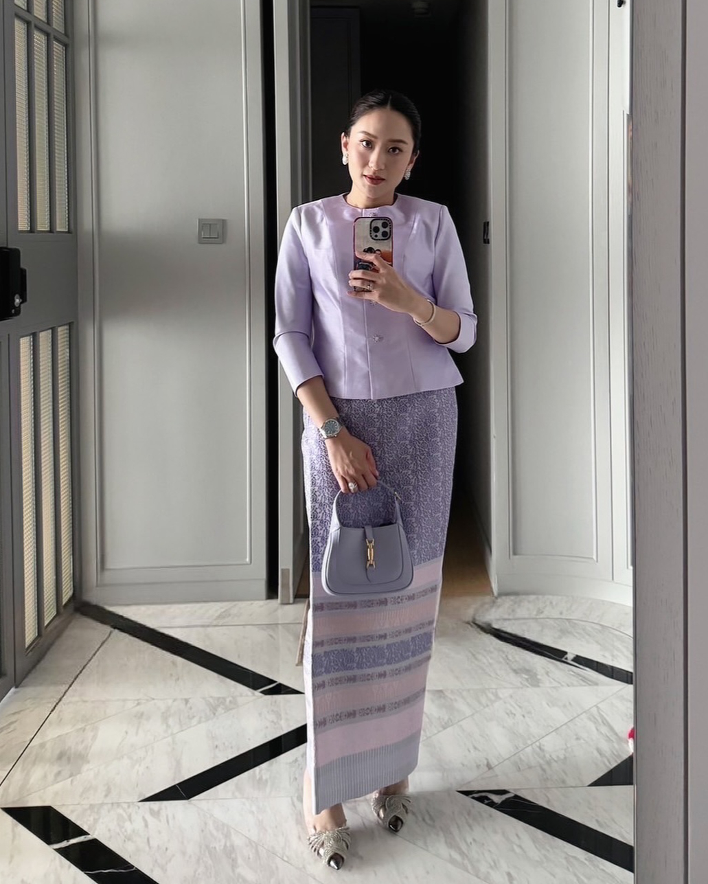 Nữ Thủ tướng trẻ nhất Thái Lan: Người sành chơi hàng hiệu thứ thiệt từ chính trường đến đời thường- Ảnh 7.