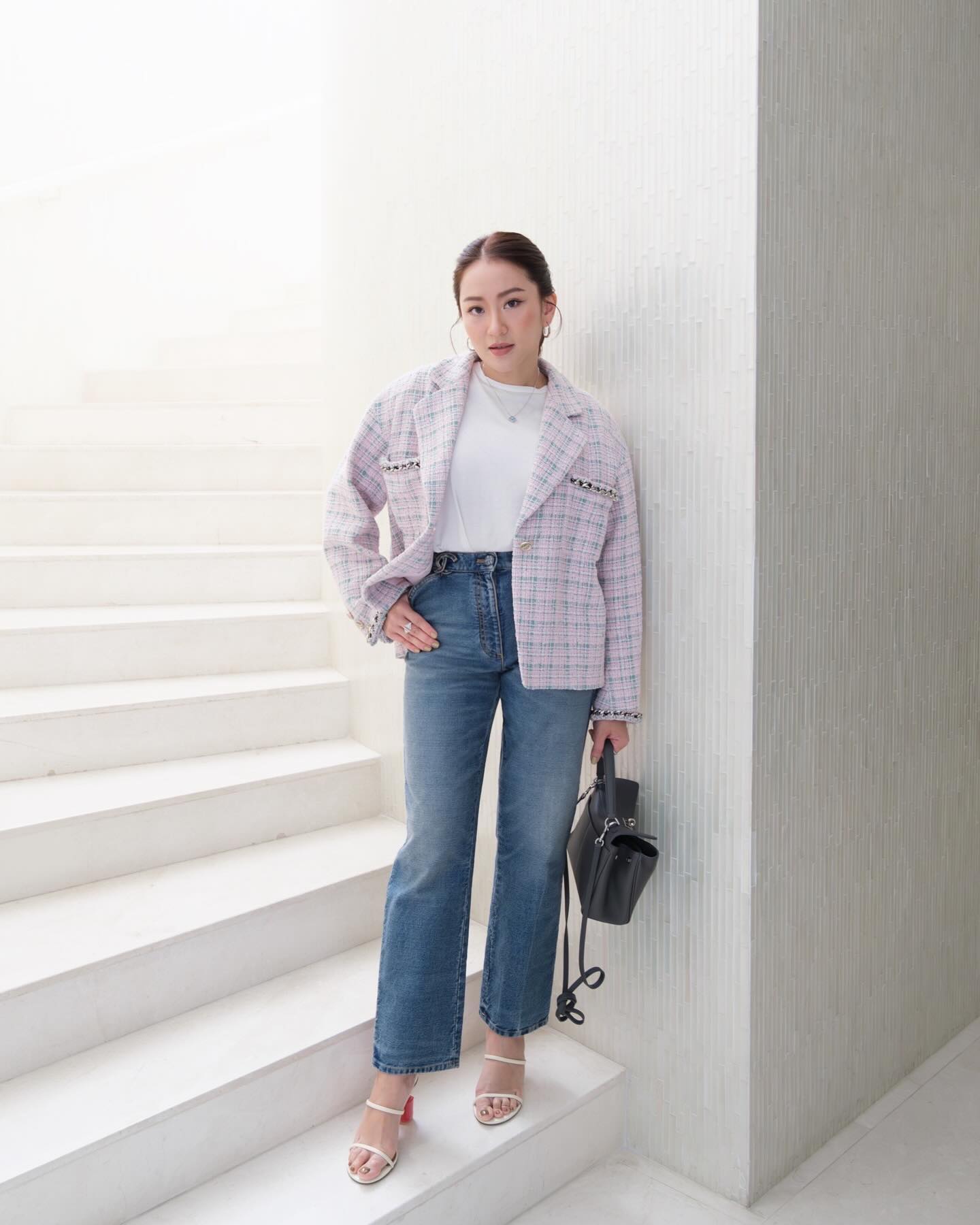 Nữ Thủ tướng trẻ nhất Thái Lan: Người sành chơi hàng hiệu thứ thiệt từ chính trường đến đời thường- Ảnh 12.