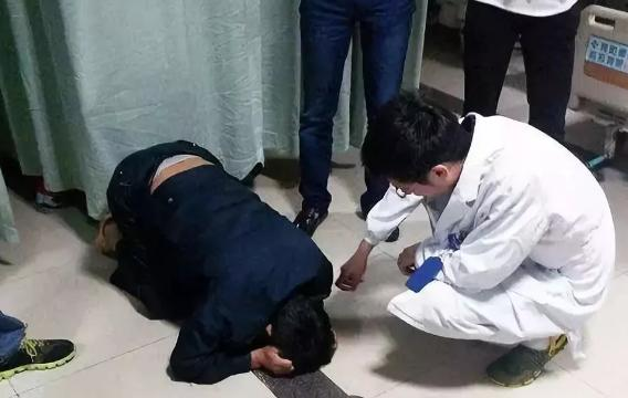 Cậu bé 6 tuổi bị ung thư thận giai đoạn cuối, người cha hối hận khi bác sĩ chỉ ra nguyên nhân từ đồ uống nhiều người mê- Ảnh 1.