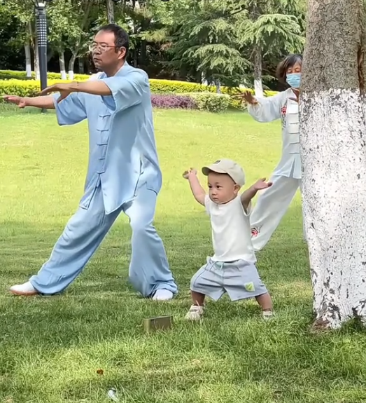 Đến hẹn lại lên, dân tình lại được dịp giải trí với những pha tấu hài cực mạnh khi 