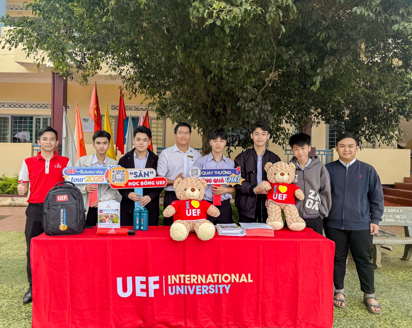 UEF Scholarship Tour 2025 đến với thí sinh Tây Nguyên để trao hàng trăm suất học bổng- Ảnh 3.