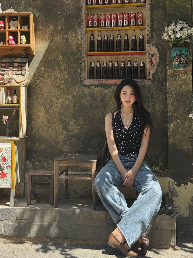 Cứ mix quần jeans theo 4 công thức này, đảm bảo bạn sẽ có outfit đẹp bất bại như loạt sao Hàn - Việt- Ảnh 15. Cứ mix quần jeans theo 4 công thức này, đảm bảo bạn sẽ có outfit đẹp bất bại như loạt sao Hàn - Việt- Ảnh 15.