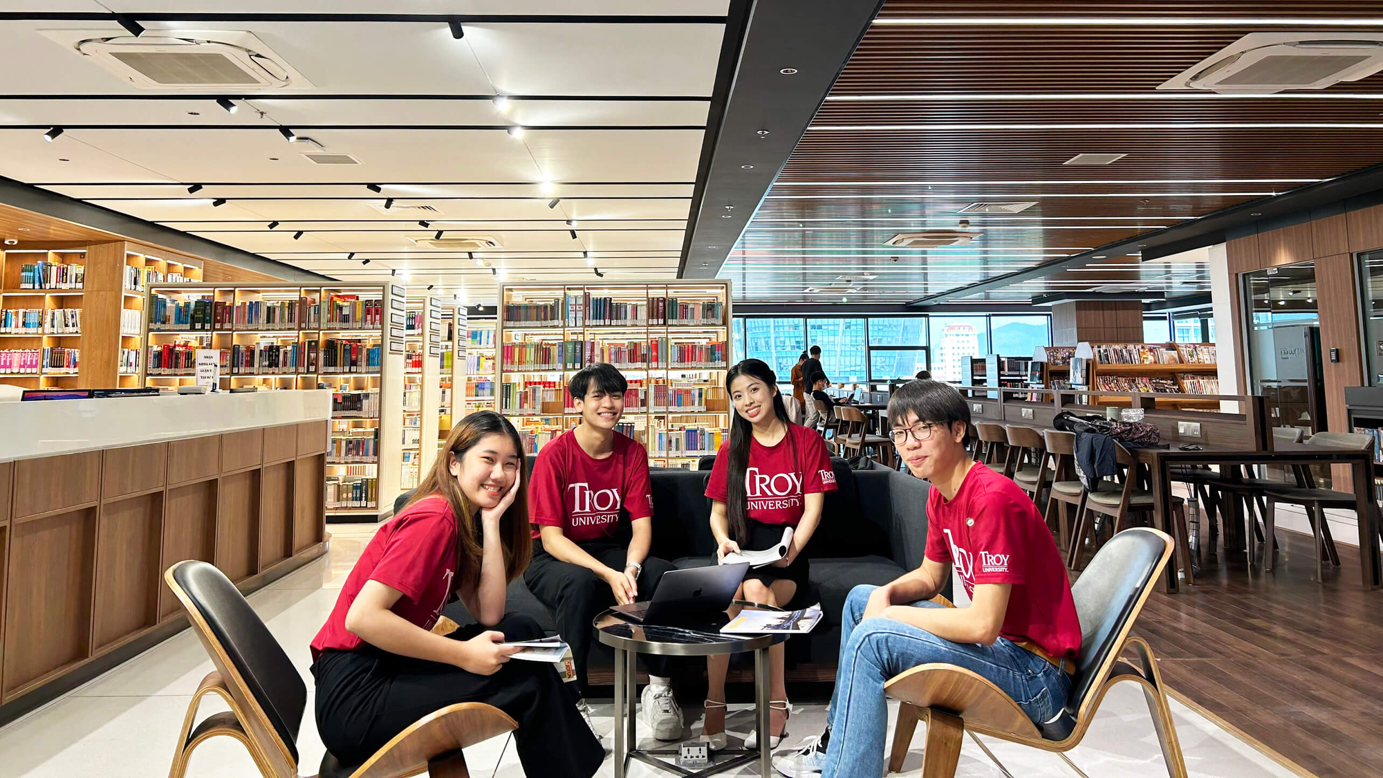Du học Mỹ tại Đà Nẵng: Giới trẻ rục rịch săn học bổng Troy- Ảnh 1.