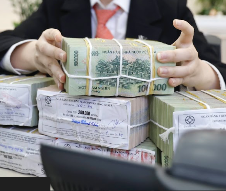 Vì sao người dân vẫn chọn gửi tiền ngân hàng dù các kênh đầu tư đã sôi động?- Ảnh 1.