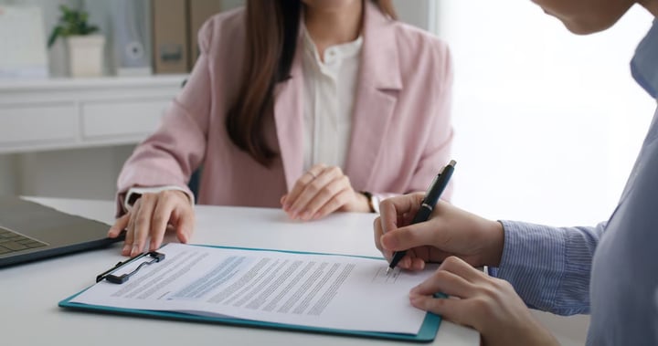Con sắp chết, mẹ không cứu mà mua bảo hiểm trị giá 3,7 tỷ đồng để trục lợi- Ảnh 2.