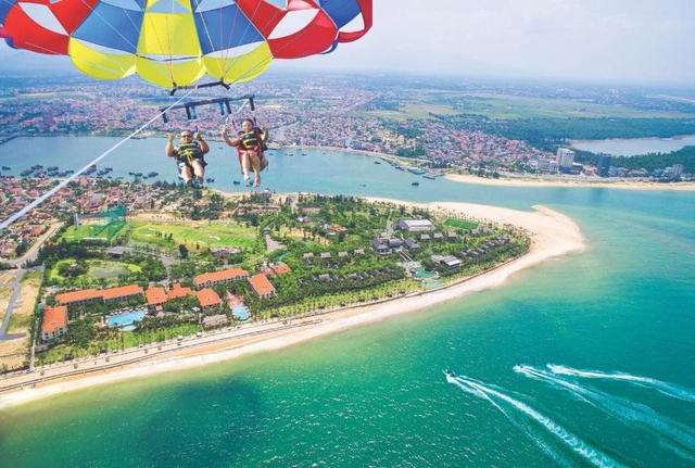 Bức ảnh nước biển "xanh như ngọc" khiến nhiều du khách trầm trồ: Không phải ở Nha Trang hay Phú Quốc- Ảnh 3.