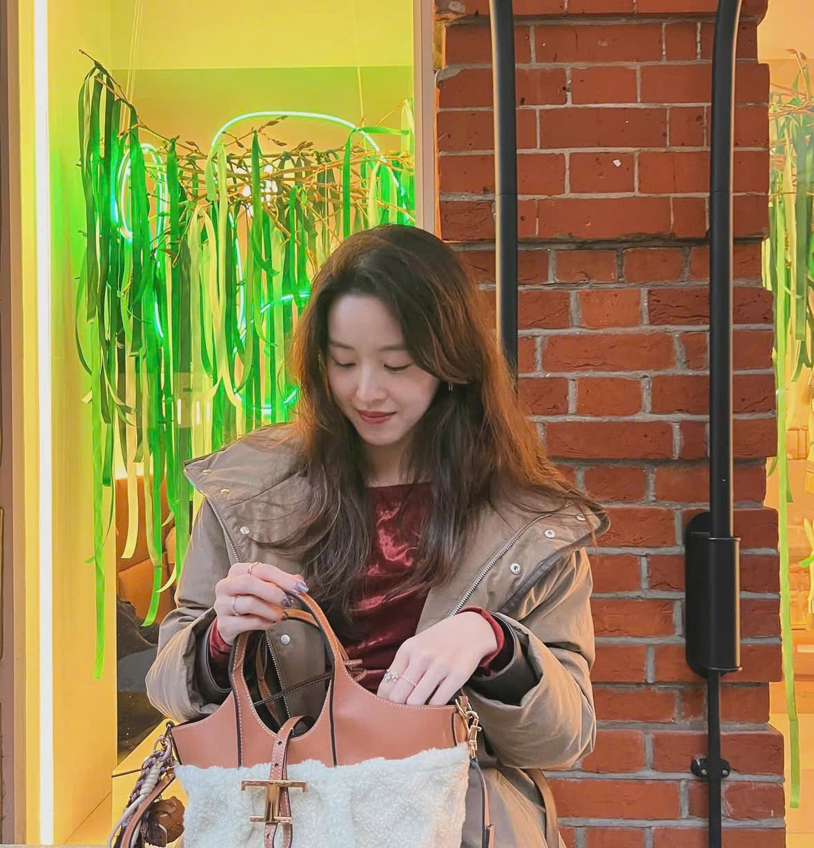 Mặt mộc U35 của "hot girl trà sữa" đình đám: Chữ "ê" của cư dân mạng đến tận thiên đàng...- Ảnh 10.