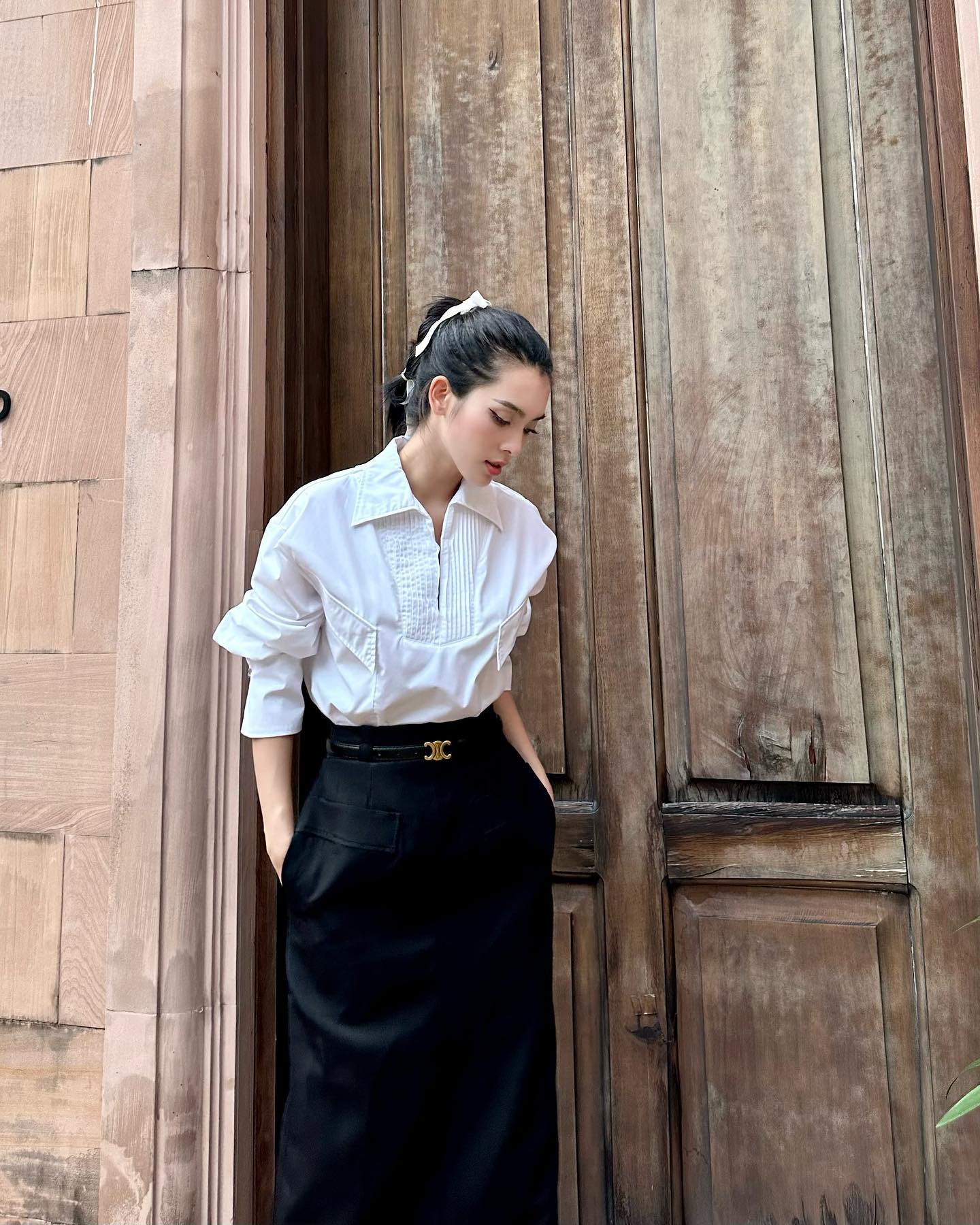Hóa ra Quỳnh Lương có style diện váy rất đẹp, ai thích lên đồ màu trung tính càng nên tham khảo- Ảnh 2.