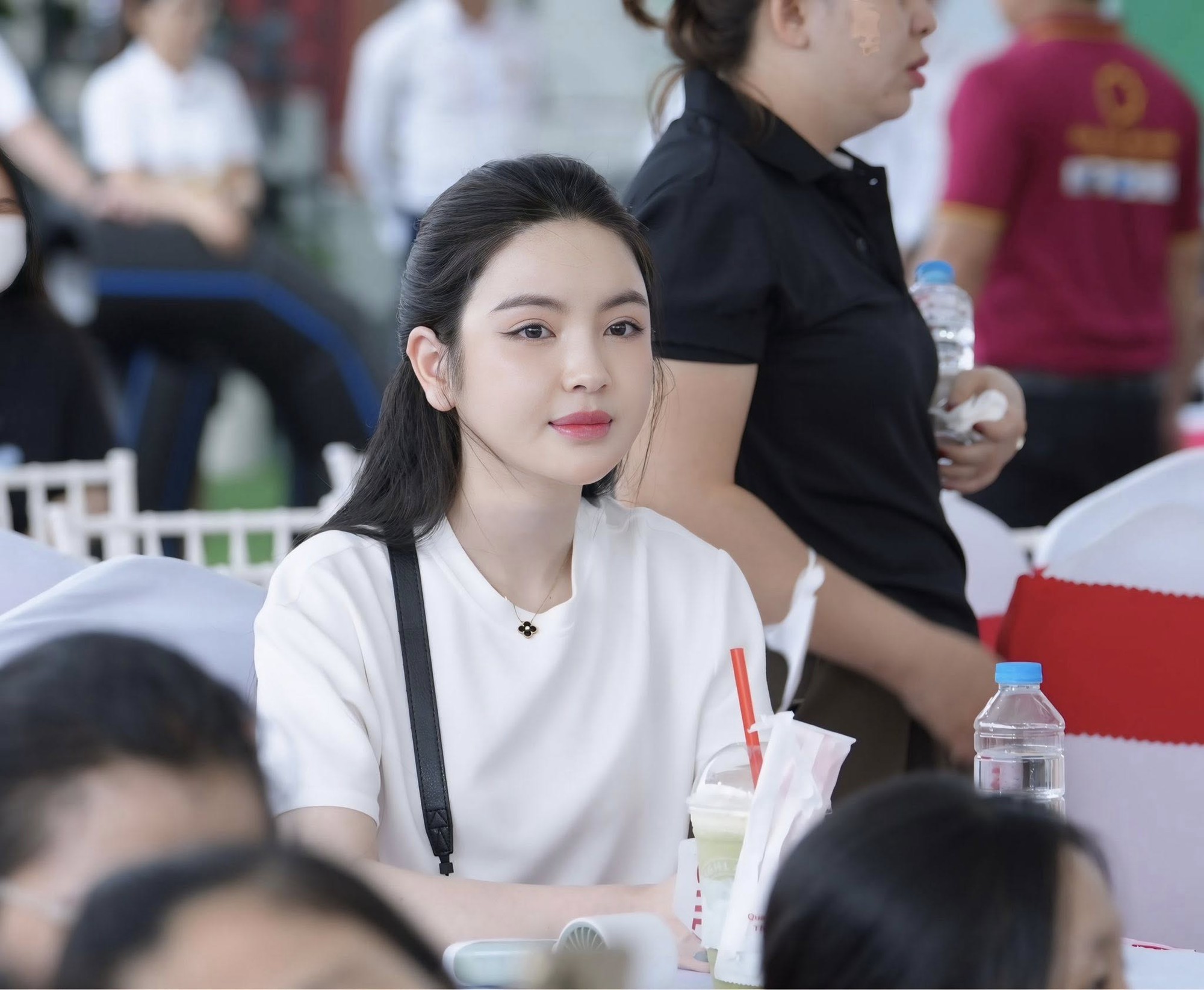 Cam thường bóc trần nhan sắc thật của Chu Thanh Huyền, khác xa ảnh tự đăng?- Ảnh 5.