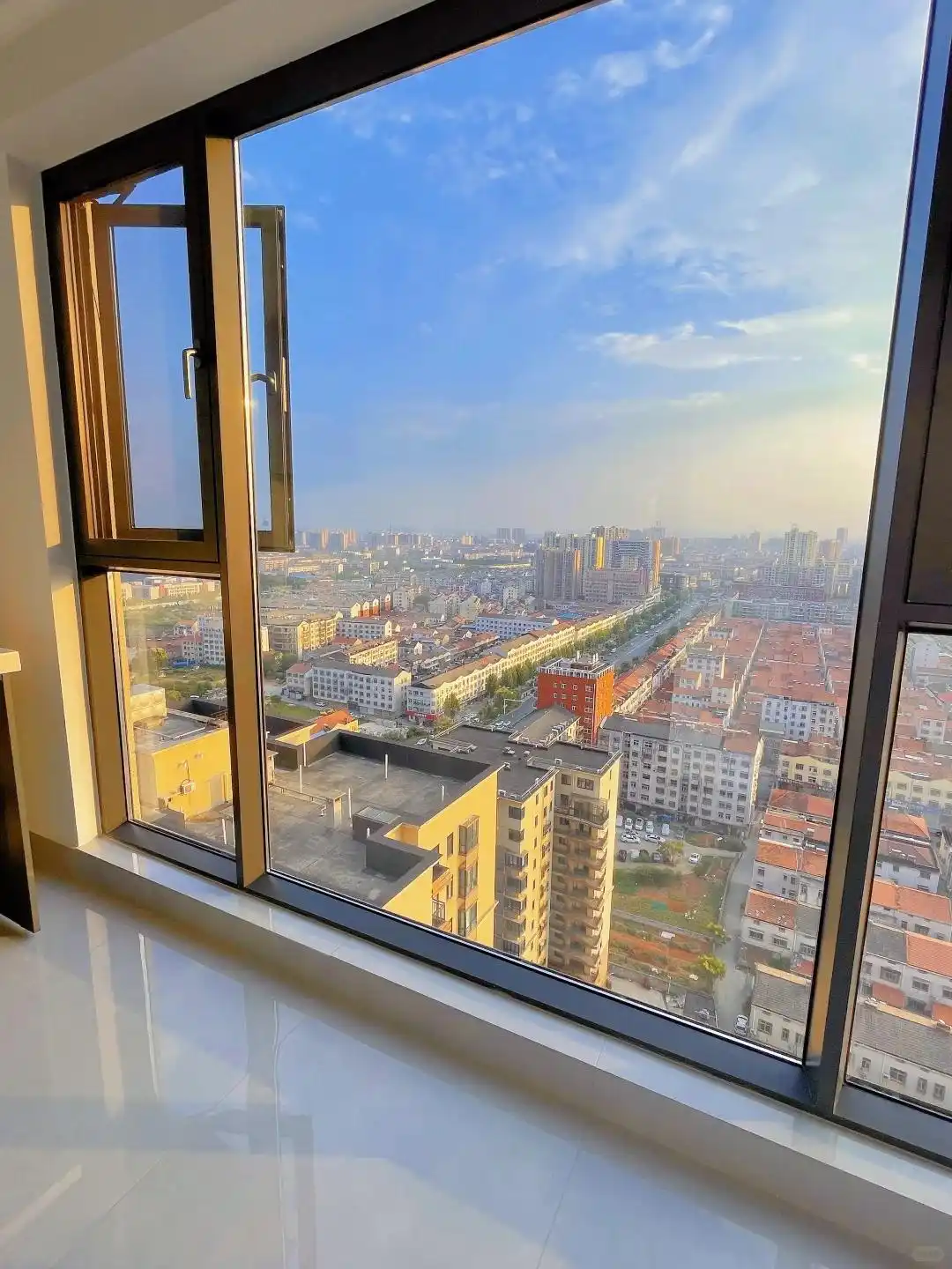 Có một nỗi khổ mang tên mua nhà chung cư tầng cao: Có 4 lợi, 5 hại mà tôi chỉ ước biết sớm hơn- Ảnh 2.