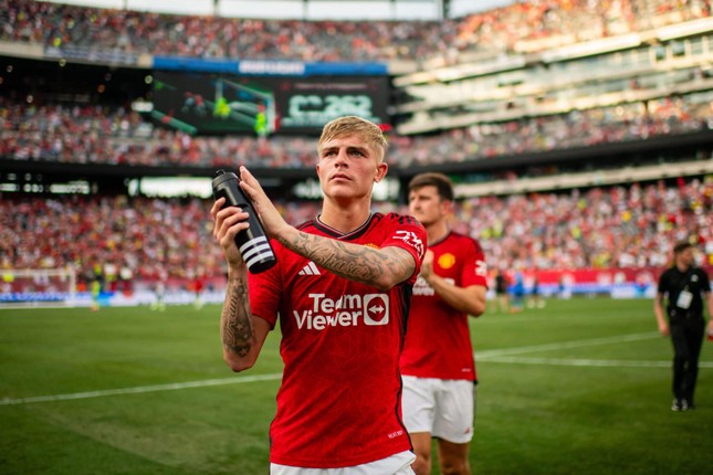 Bi kịch của cựu tài năng trẻ MU, từ người thay thế Luke Shaw đến án tù 14 tháng- Ảnh 1.