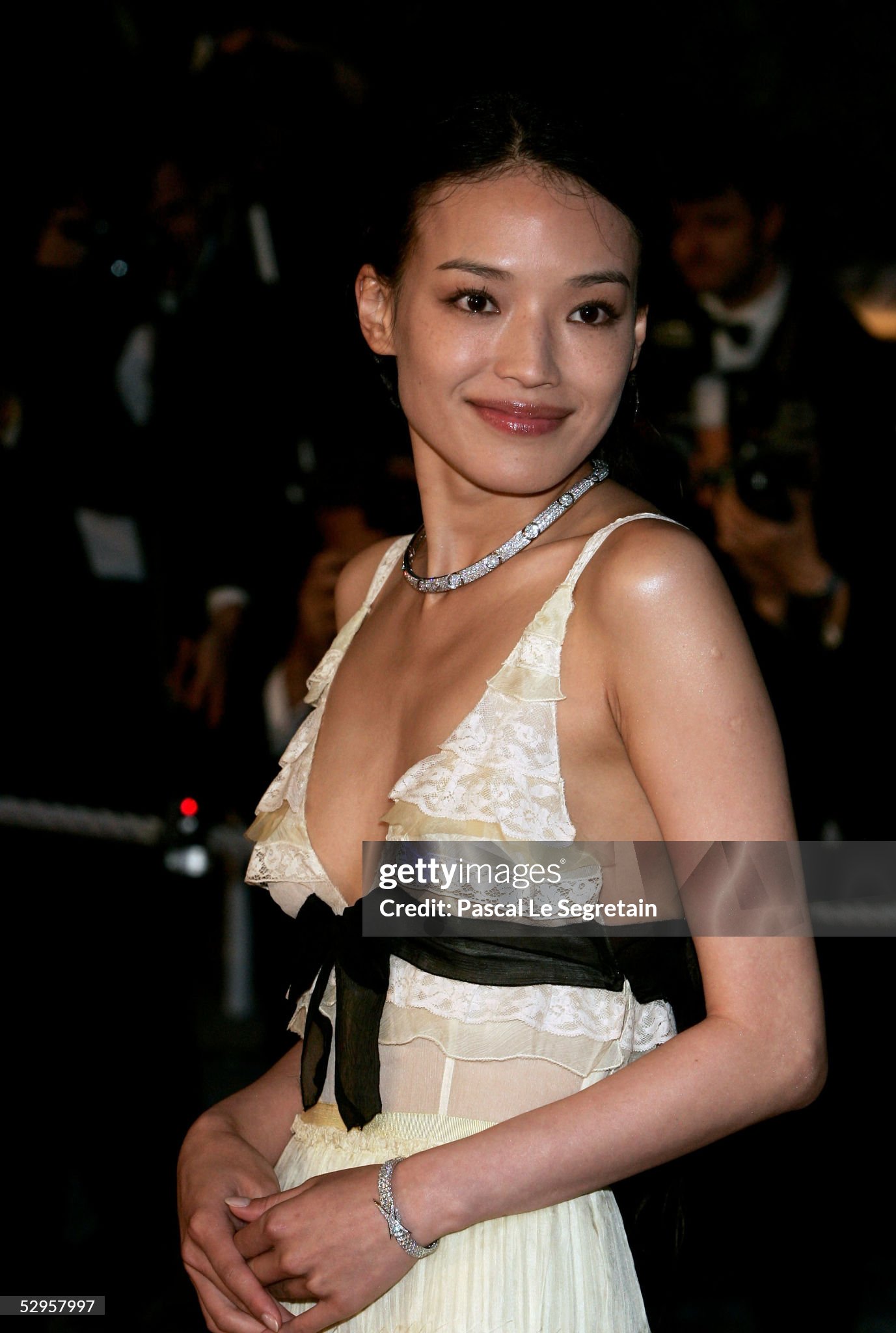 Hot lại ảnh Thư Kỳ dự Cannes 20 năm trước: Nhan sắc U50 áp đảo, không ai Hot lại ảnh Thư Kỳ dự Cannes 20 năm trước: Nhan sắc U50 áp đảo, không ai