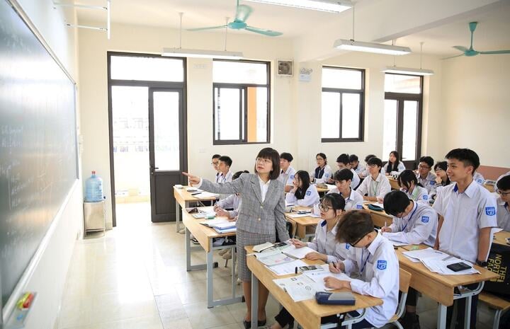 Hiệu trưởng, hiệu phó có được nghỉ hè nhiều như giáo viên?- Ảnh 1.