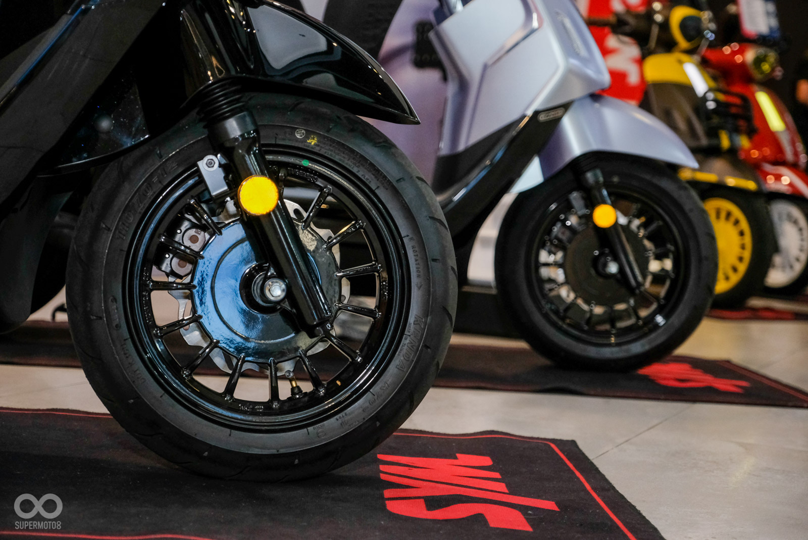 SYM ra mắt đồng thời 2 mẫu xe mới: Đối trọng đáng gờm của Honda SH Mode và Yamaha Grande- Ảnh 16. SYM ra mắt đồng thời 2 mẫu xe mới: Đối trọng đáng gờm của Honda SH Mode và Yamaha Grande- Ảnh 16.