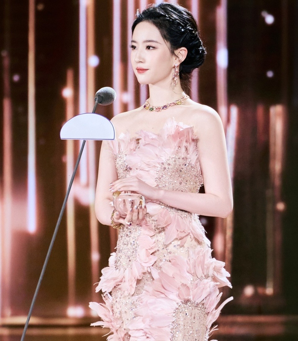 Lưu Diệc Phi có còn là 