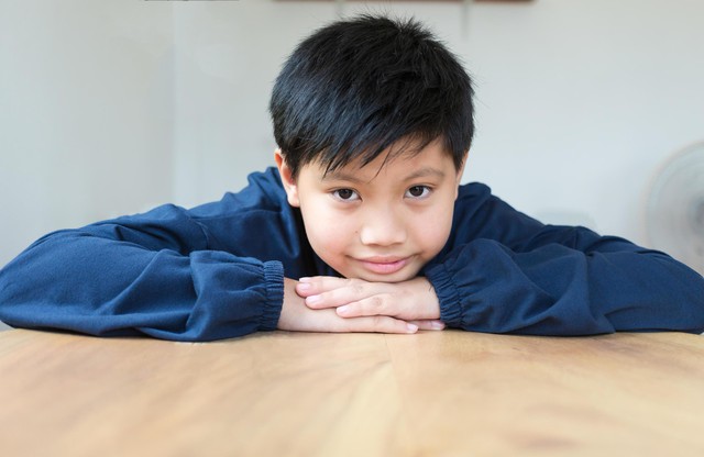 4 hành vi của con khiến cha mẹ "không ưng" thực chất lại là dấu hiệu trí thông minh vượt trội: Đừng vội mắng con nhé!- Ảnh 1.
