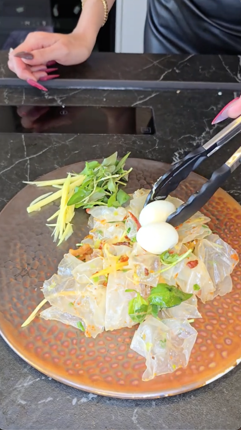 Hai Hoa hậu lấy chồng xong khiến cả TikTok bị 