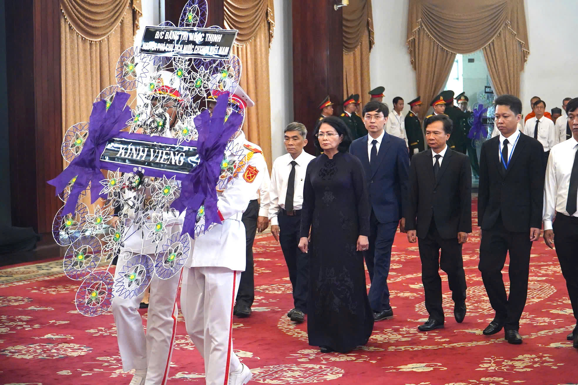 Nghẹn ngào xúc động tại lễ viếng nguyên Chủ tịch nước Trần Đức Lương tại TP HCM- Ảnh 12.