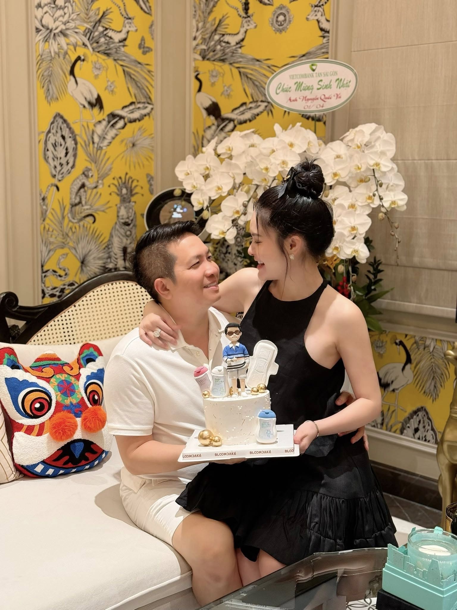 Cuộc sống nhiều ồn ào của nữ nghệ sĩ ở biệt thự 300m2 quận 7, xây biệt thự 400 tỷ đầy bí ẩn- Ảnh 5.