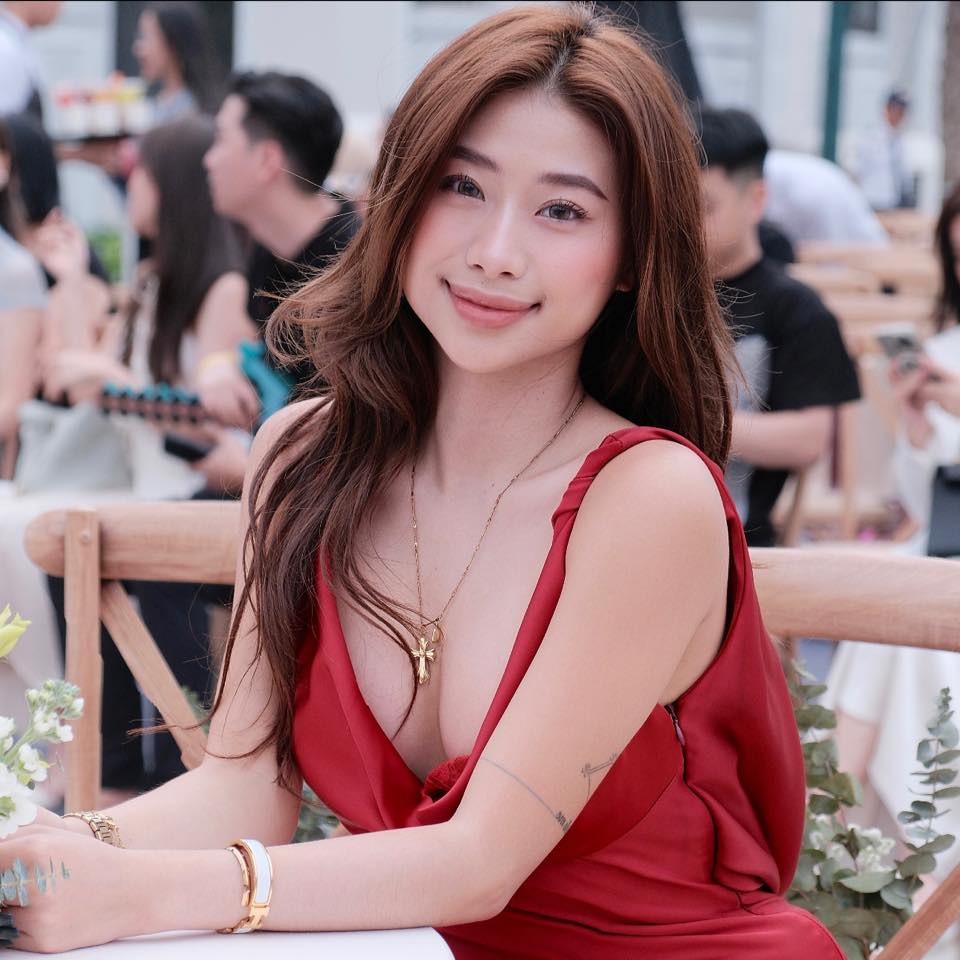 Louis Phạm chăm diện bikini khoe triệt để body 