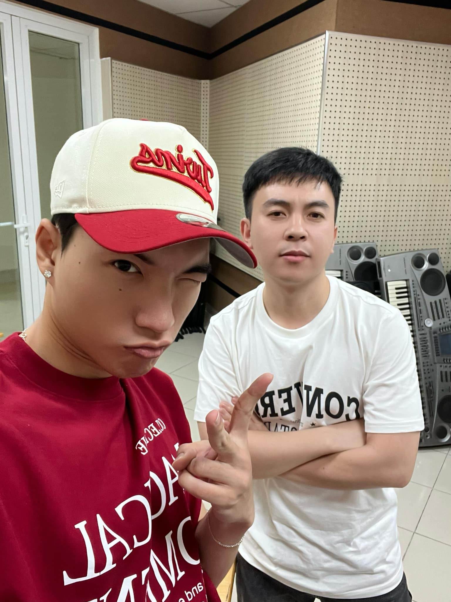 Người “làm hết tất cả vì giọng hát HIEUTHUHAI” là bạn thân Sơn Tùng M-TP, profile xuất thân Nhạc viện cực đỉnh- Ảnh 4.