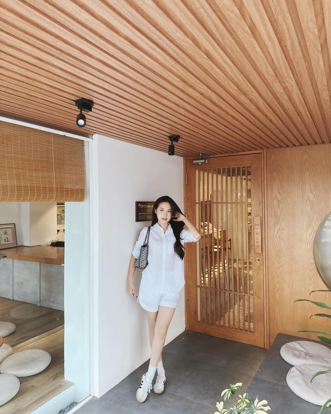 Doãn Hải My khoe chân dài, visual Doãn Hải My khoe chân dài, visual