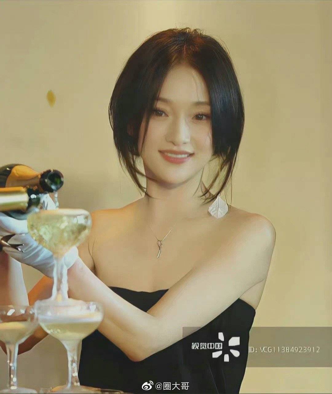 Nữ diễn viên được 1 đạo diễn đình đám khen nức nở: 
