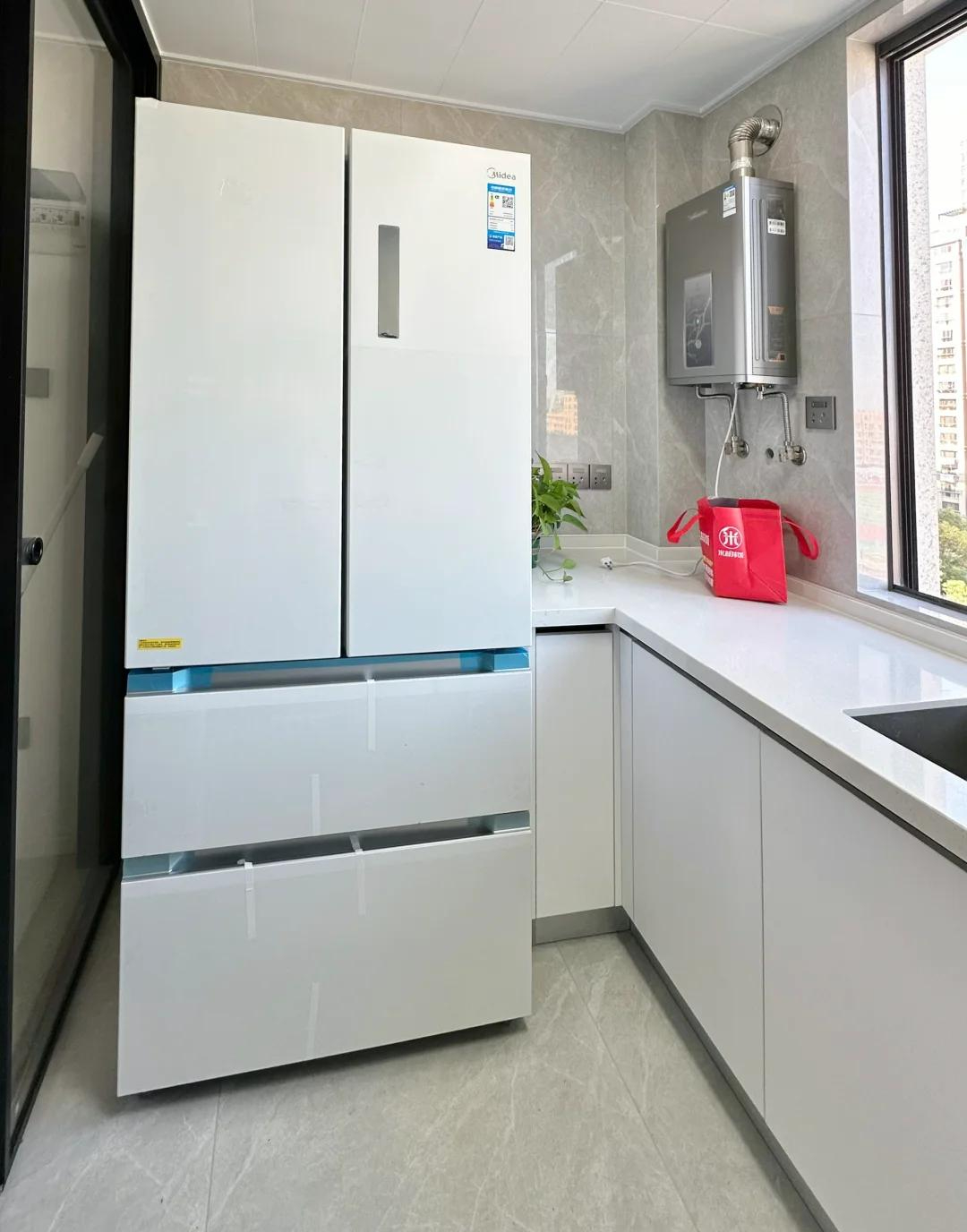 Không còn đặt tủ lạnh trong bếp: Xu hướng mới của người trẻ khiến nhiều người nhận ra mình đã "lỗi thời"- Ảnh 2.