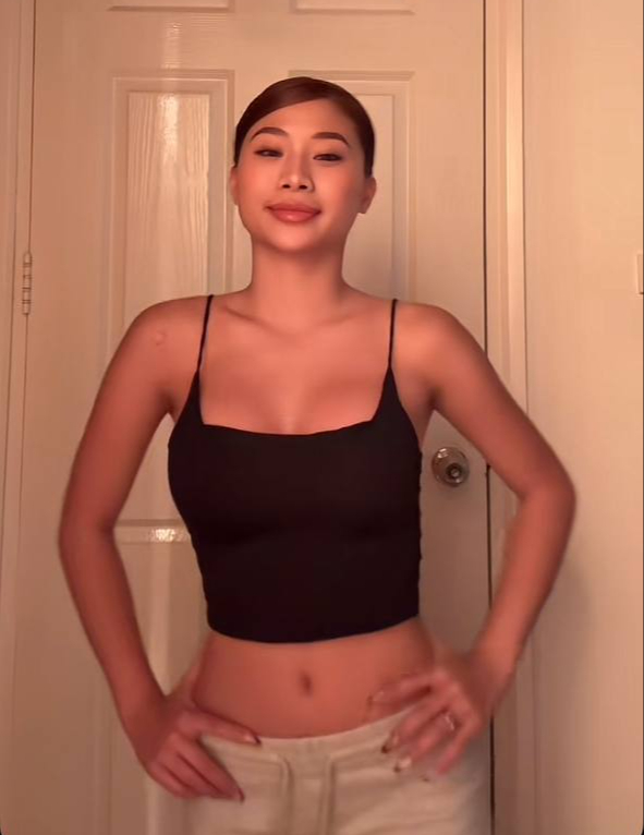 Louis Phạm chăm diện bikini khoe triệt để body 