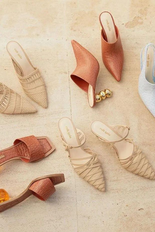 4 kiểu dép hot nhất hè 2025: Diện cùng váy xinh hết nấc, vừa mát vừa sang ngút trời!- Ảnh 2.