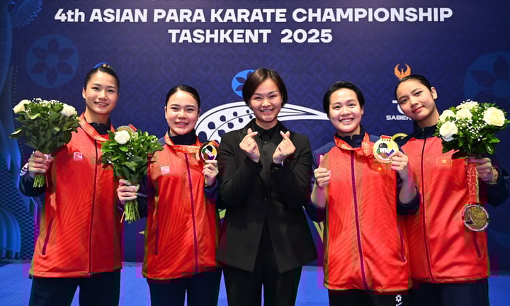 8 nữ võ sĩ Việt Nam giành 3 huy chương vàng karate châu Á- Ảnh 1.