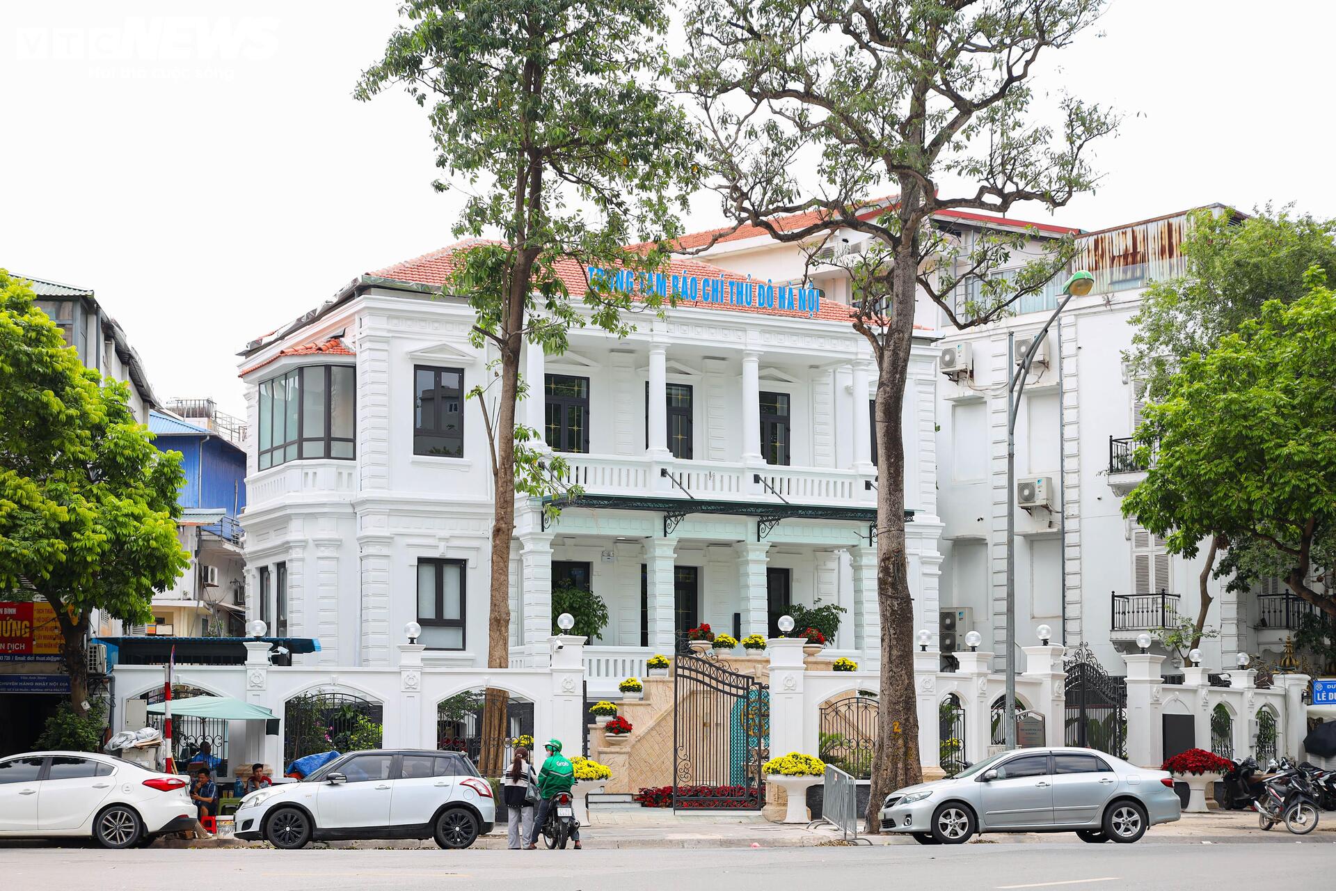 Vẻ đẹp trầm mặc của những biệt thự cổ giữa lòng Hà Nội- Ảnh 16.