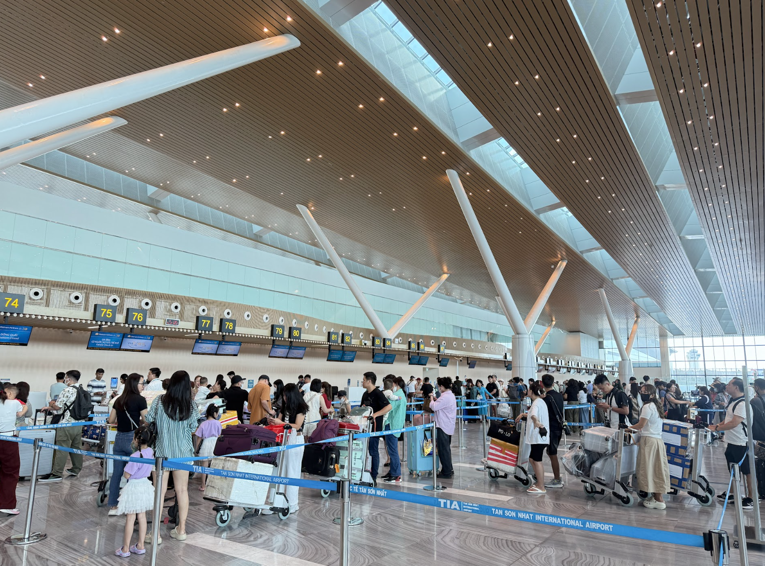 Thông tin mới về nhà ga T3 Tân Sơn Nhất bị dột trong trận mưa ngày 24-5- Ảnh 4.