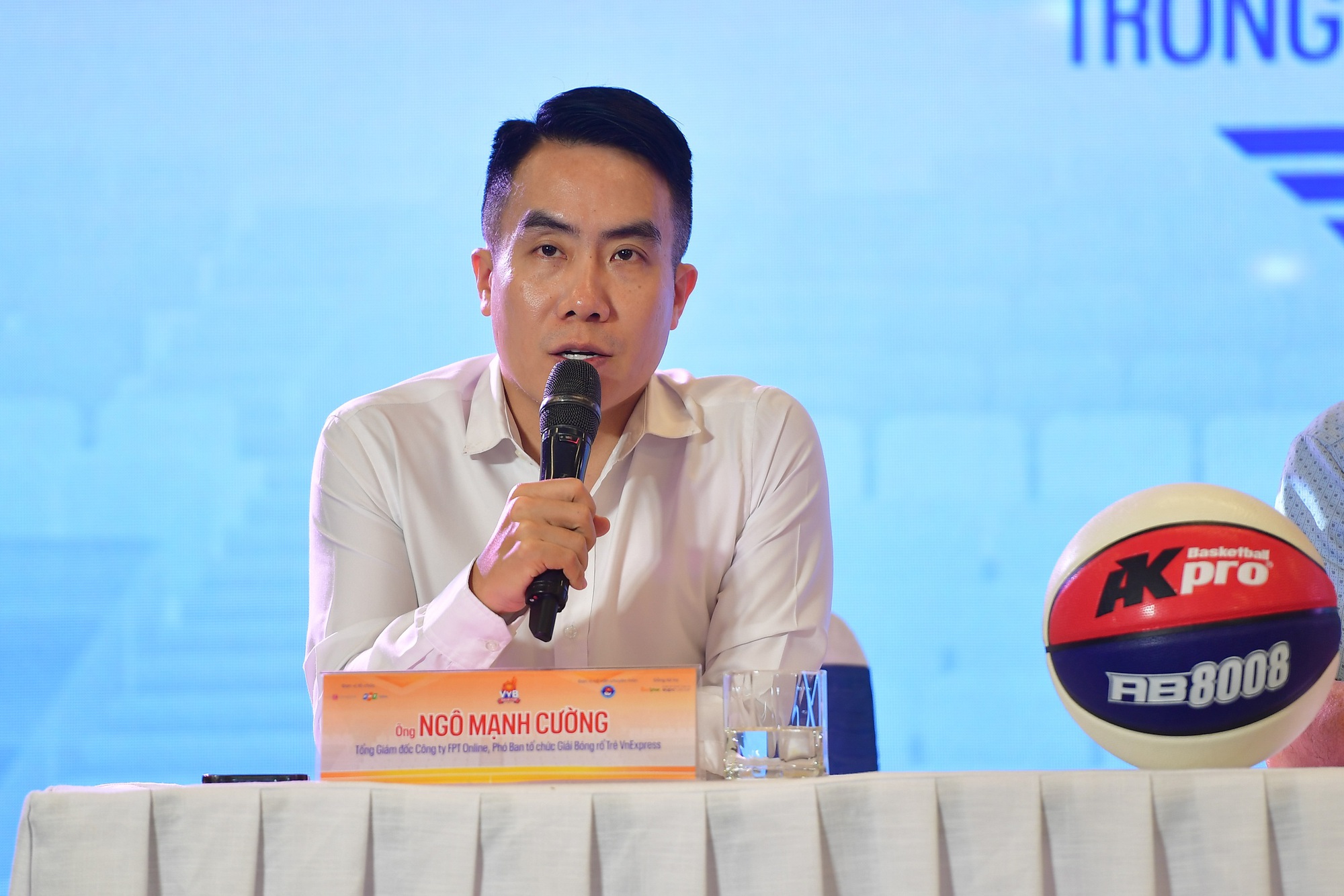 Giải giao hữu bóng rổ Hà Nội và TP.HCM: Sân chơi mới cho tài năng trẻ- Ảnh 1.