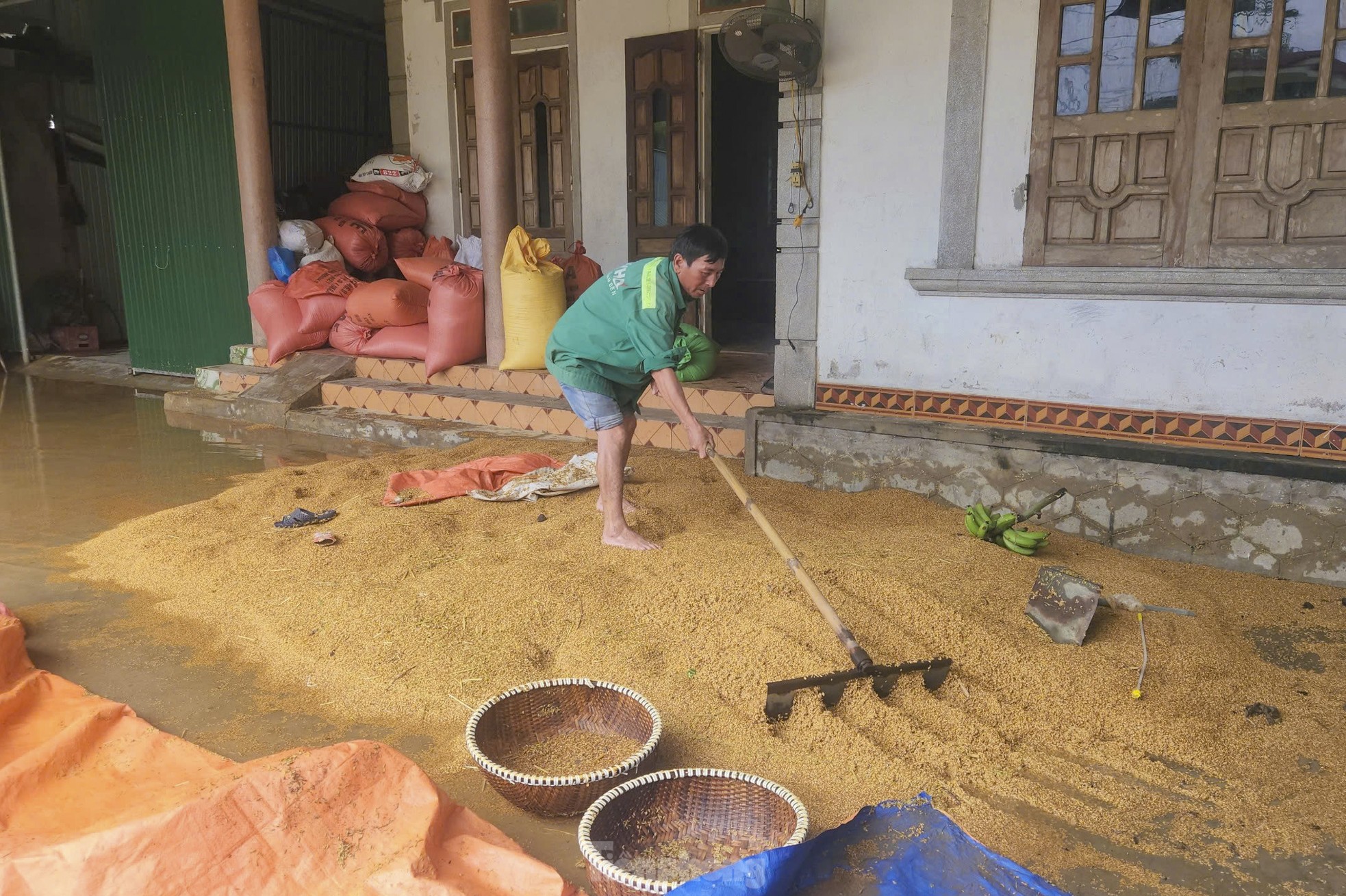 Toàn cảnh trận lũ bất thường ở Hà Tĩnh- Ảnh 16.