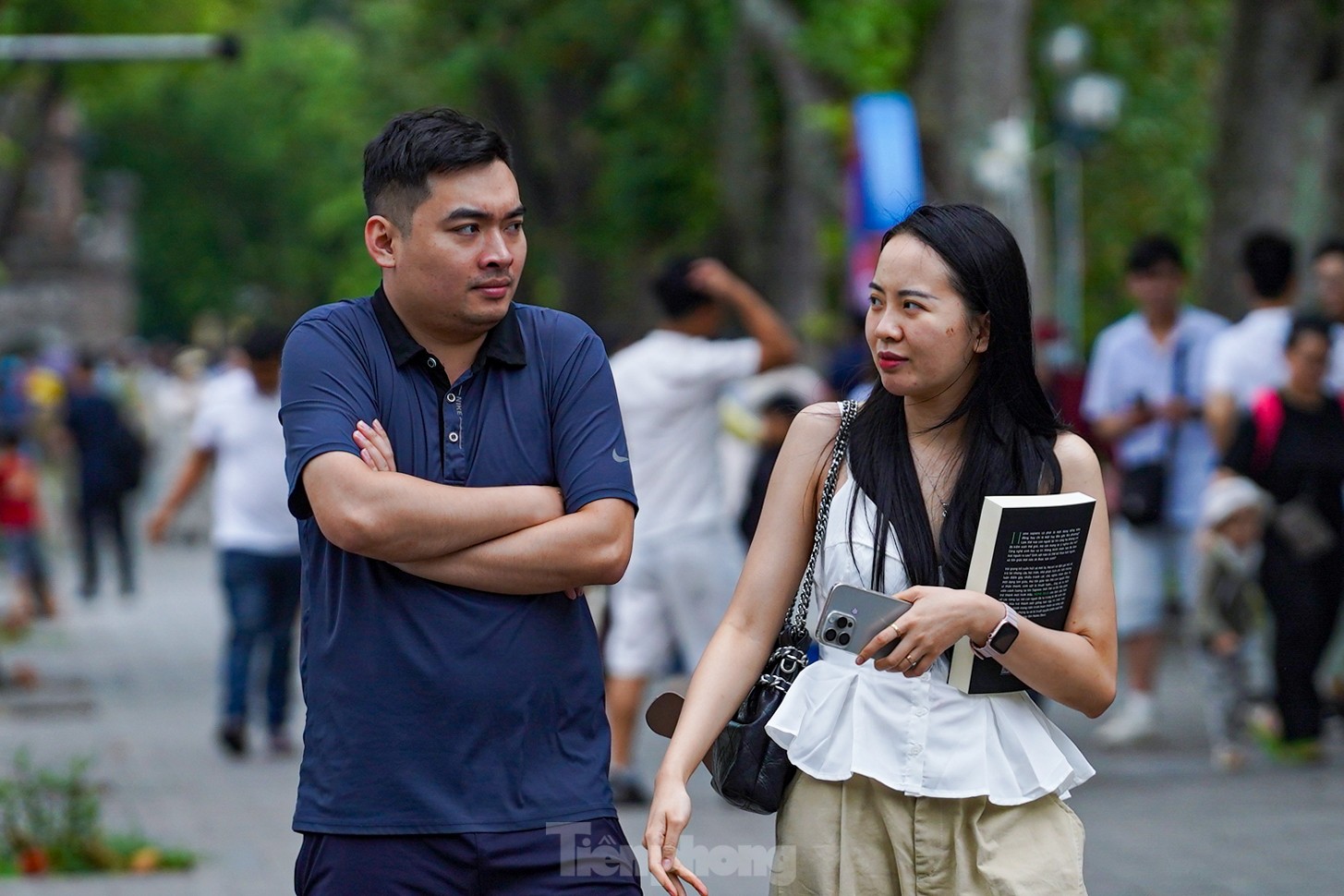 Mùa đông bất ngờ "ghé thăm" giữa hè Hà Nội- Ảnh 3.